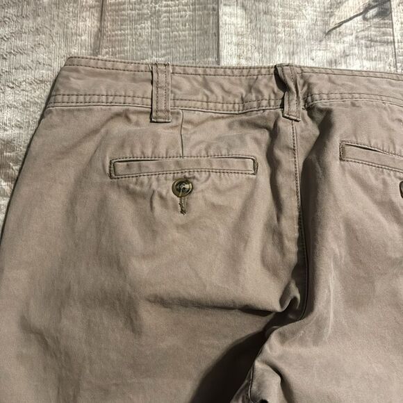 GAP favorite Khaki CAPRI‎ Pants- size 4 - Picture 4 of 6